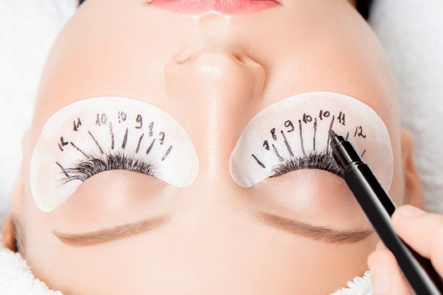 the complete guide to eyelash extensions
